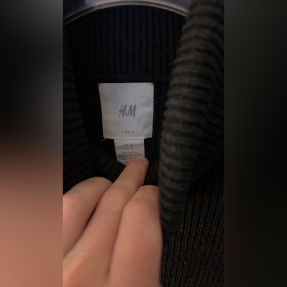 NEVER WORN/NWOT - Men’s Turtle Neck Sweater - Picture 4 of 5